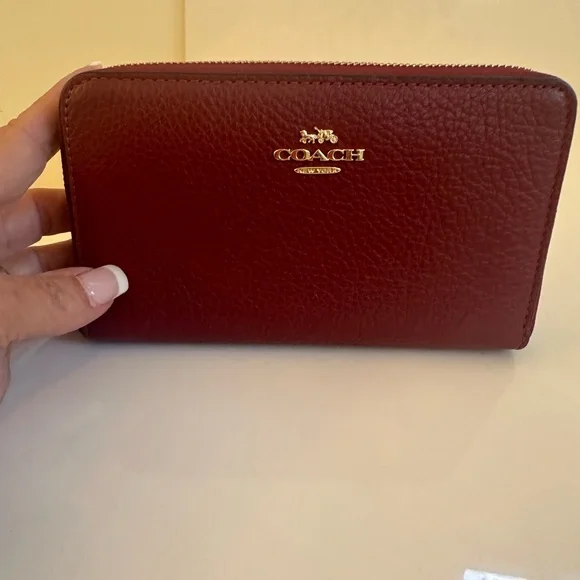 Coach Red Pebbled Leather Medium ID Zip Wallet New Without Tags Coach color 1941 - Picture 4 of 13